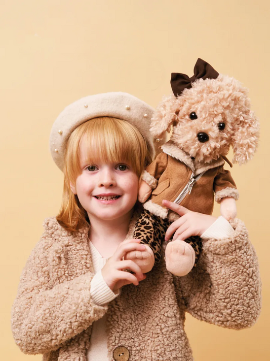 Lucky Fendy în Ținută Leopard – Căţeluşă de Pluş Premium Lucky Doggy