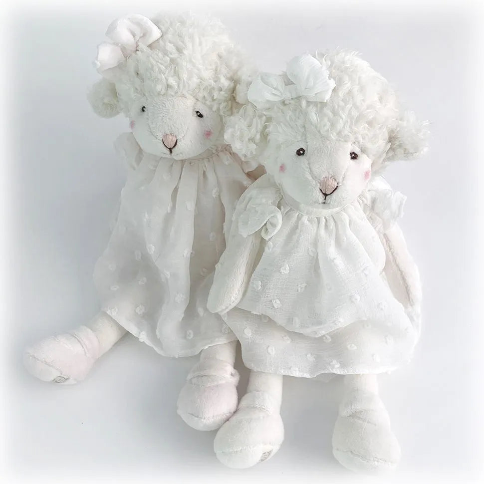 Molly – Oița de Pluș Premium 30 cm în CUTIE CADOU
