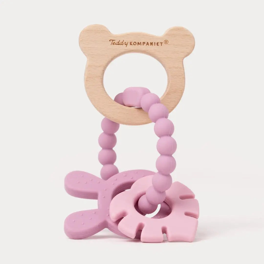 Set Cadou Premium pentru Bebeluși: Iepuraș Roz, Zornăitoare și Inel pentru Dentiție – Teddykompaniet