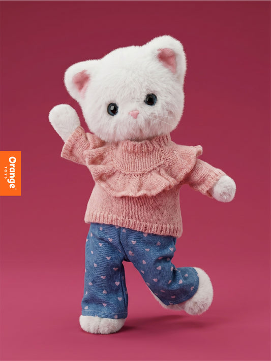 Lucky Kitty Denim Hearts – Pisicuță Premium de Pluş, 38 cm