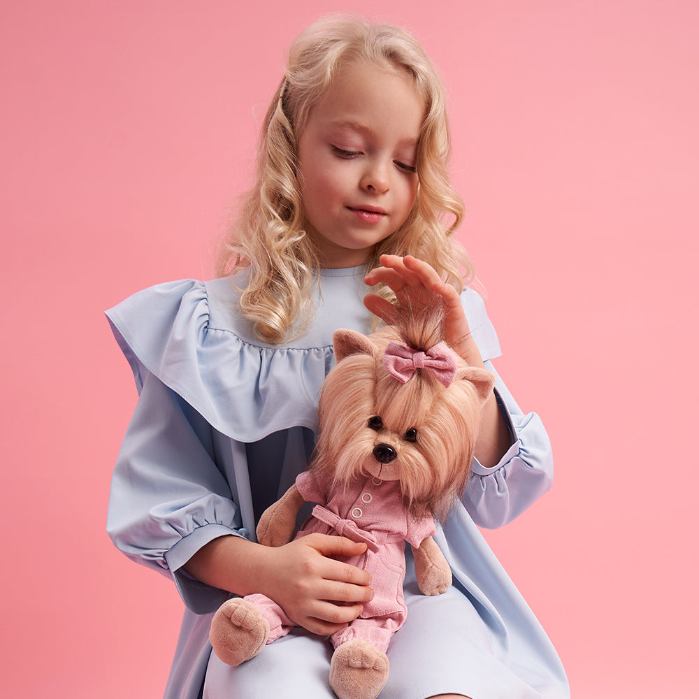 Lucky Yoyo Plimbare Confortabilă - Cățelușă de Pluș Premium Lucky Doggy