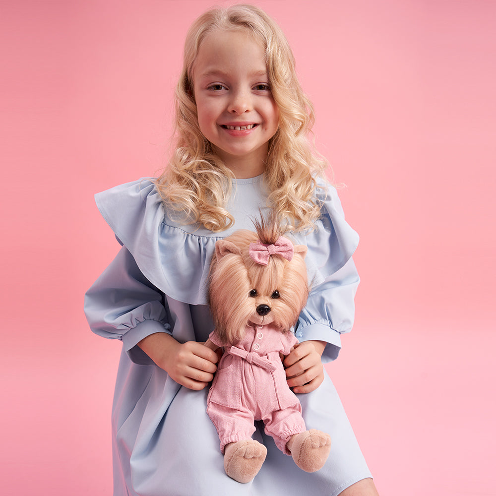 Lucky Yoyo Plimbare Confortabilă - Cățelușă de Pluș Premium Lucky Doggy