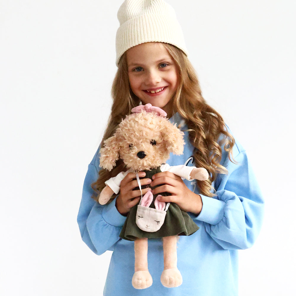 Lucky Fendi Paris Travel – Căţeluşă de Pluş Premium Lucky Doggy