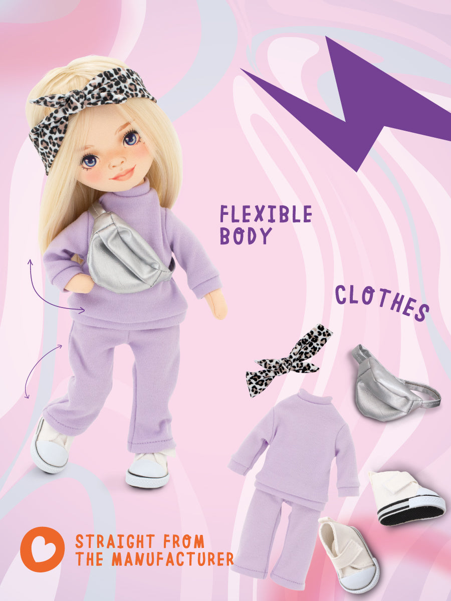 Mia într-un trening violet – Păpușă de Pluș Premium Sweet Sisters (32 cm)