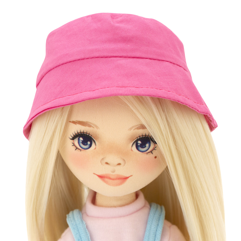 Mia în Rochie de Vară Albastră – Păpușă de Pluș Premium Sweet Sisters (32 cm)