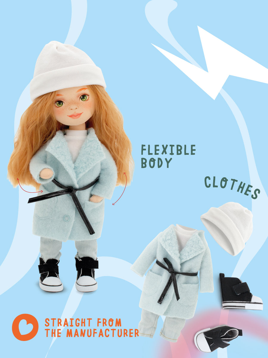 Sunny într-un Palton Mentă – Păpușă de Pluș Premium Sweet Sisters (32 cm)
