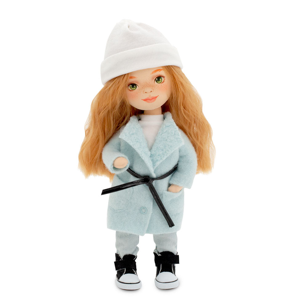Sunny într-un Palton Mentă – Păpușă de Pluș Premium Sweet Sisters (32 cm)