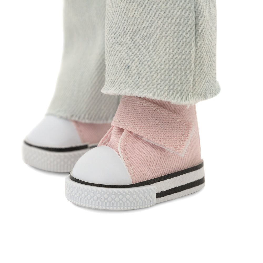 Lilu în blugi – Păpușă de Pluș Premium Sweet Sisters (32 cm)