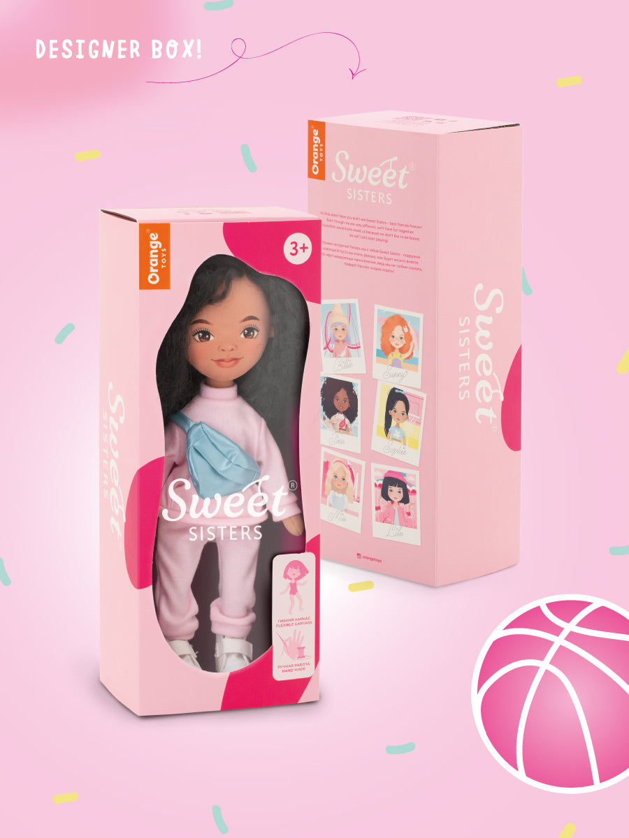 Tina într-un trening roz – Păpușă de Pluș Premium Sweet Sisters (32 cm)