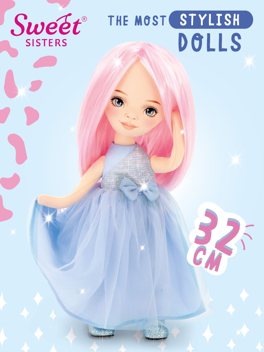 Billie într-o rochie albastră de satin – Păpușă de Pluș Premium Sweet Sisters (32 cm)