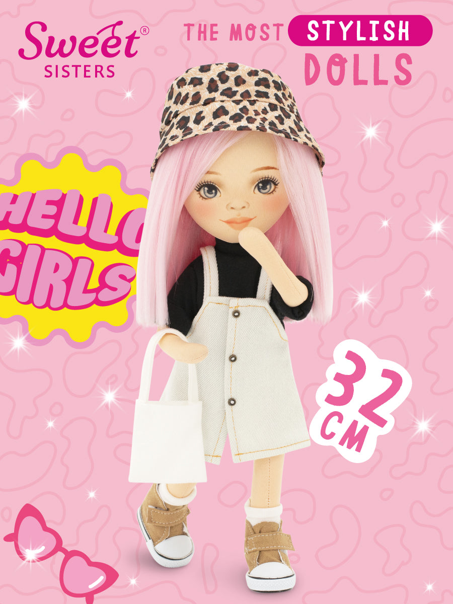 Billie în Rochie de Blugi – Păpușă de Pluș Premium Sweet Sisters (32 cm)