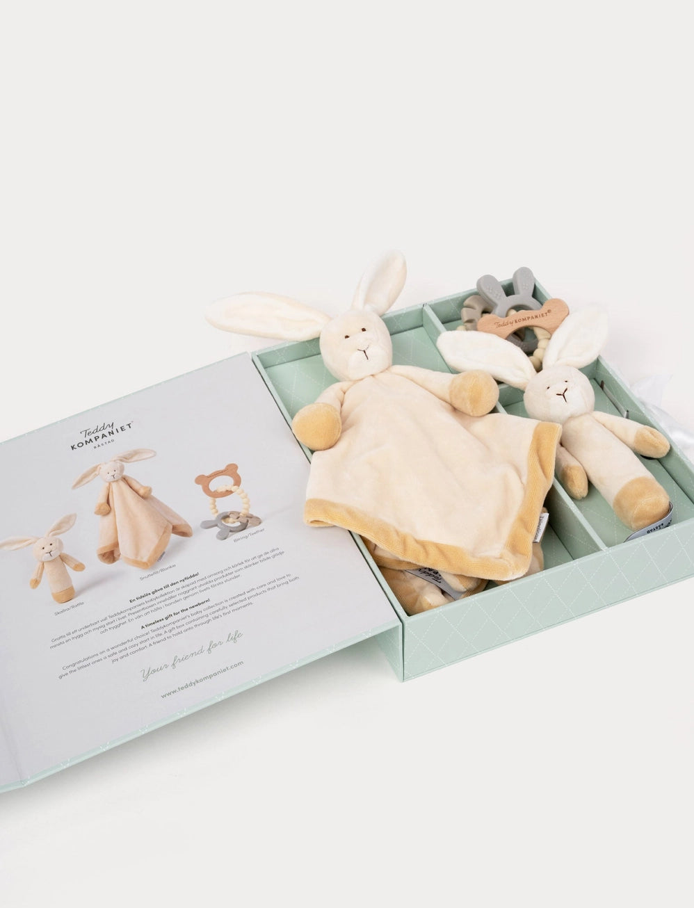 Set Cadou Premium pentru Bebeluși: Iepuraș Bej, Zornăitoare și Inel pentru Dentiție – Teddykompaniet