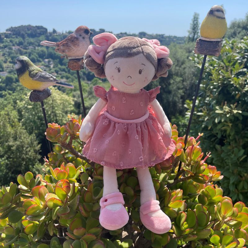 Clara – Păpușă de Pluș Premium 30 cm