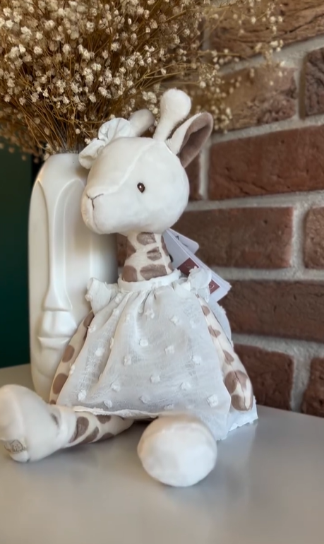 Lucy – Girafă de Pluș Premium 30 cm