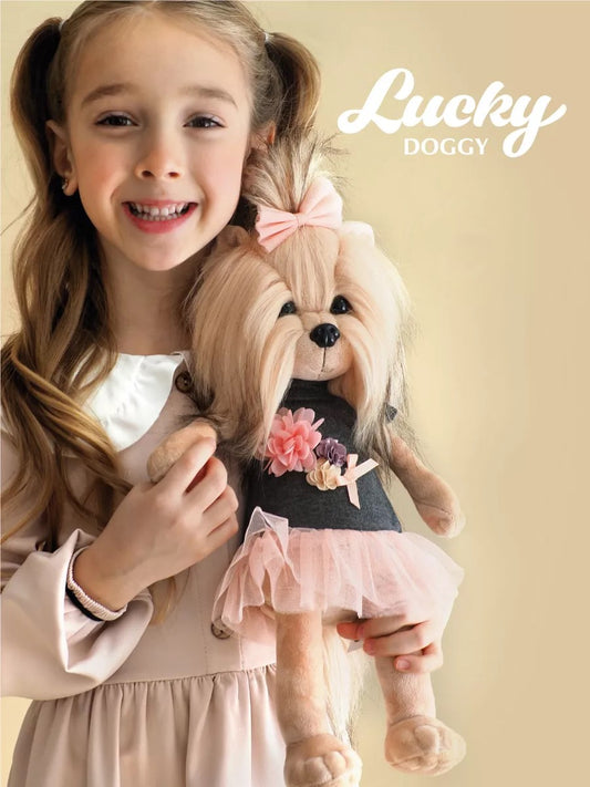 Lucky Yoyo Tea Rose – Căţeluşă de Pluş Premium Lucky Doggy