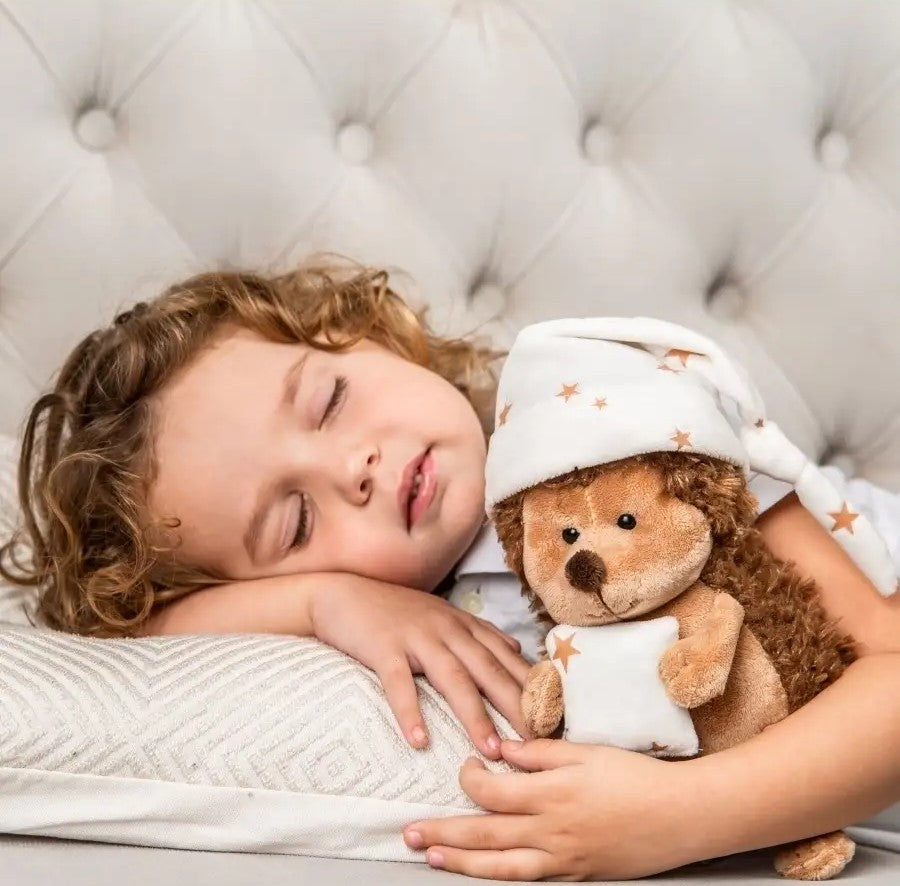 Life – Fluffy Ariciul pufos Sweet Dreams, în cutie de colorat tip căsuță (25 cm)