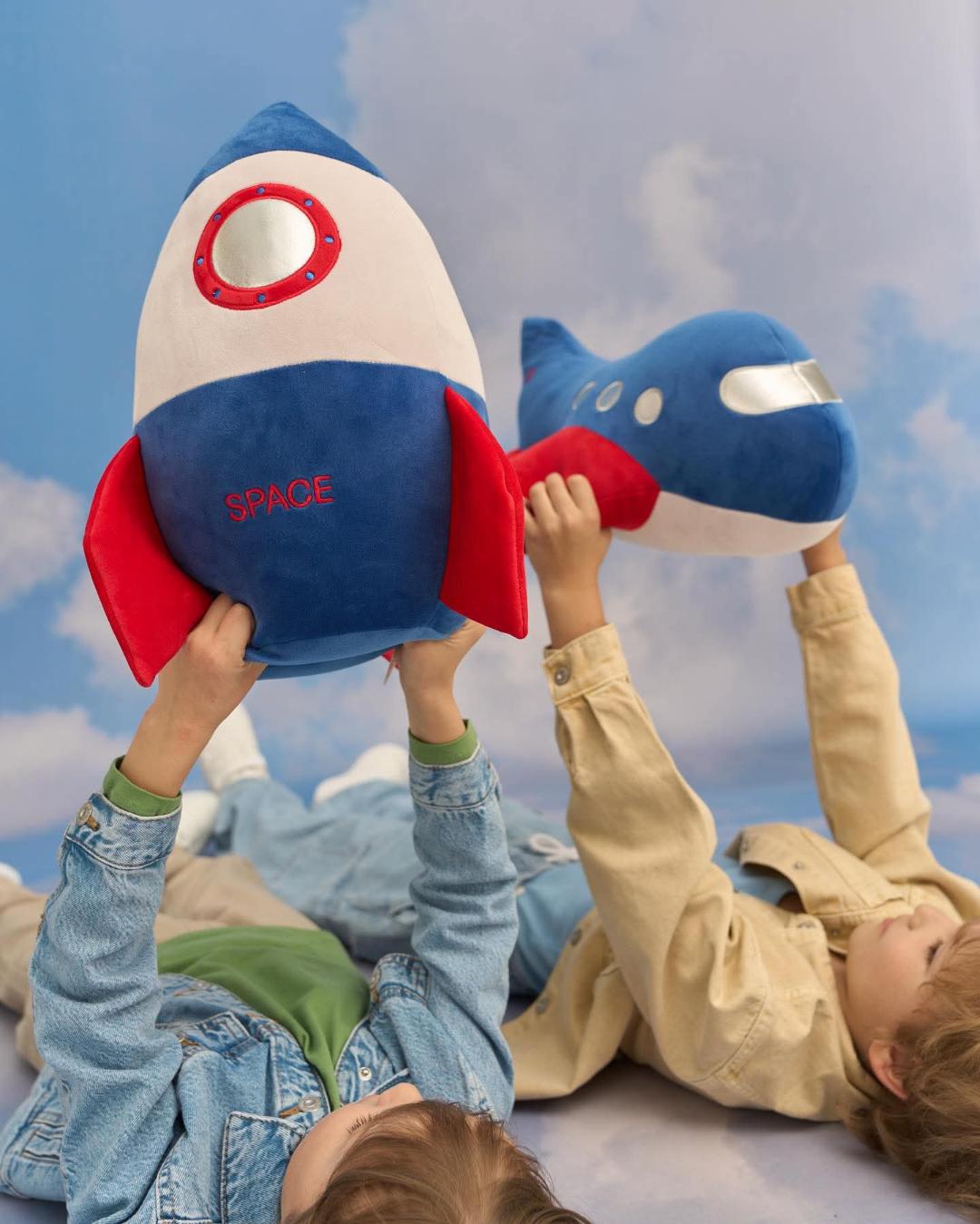 Relax - Rachetă – Perna-Jucărie de Pluș pentru Copii & Bebeluși (35 cm) Orange Toys