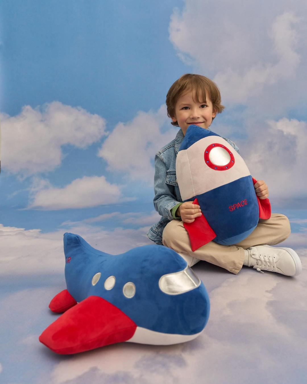 Relax - Rachetă – Perna-Jucărie de Pluș pentru Copii & Bebeluși (35 cm) Orange Toys